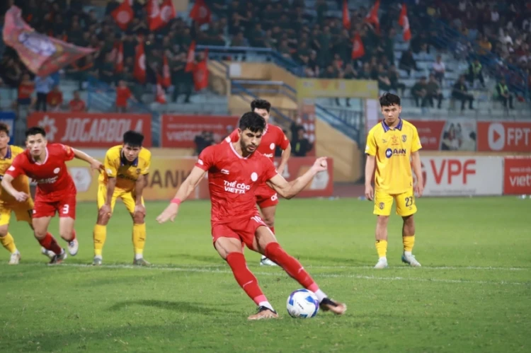 Thắng tối thiểu SLNA, Viettel xây chắc top 3 V.League