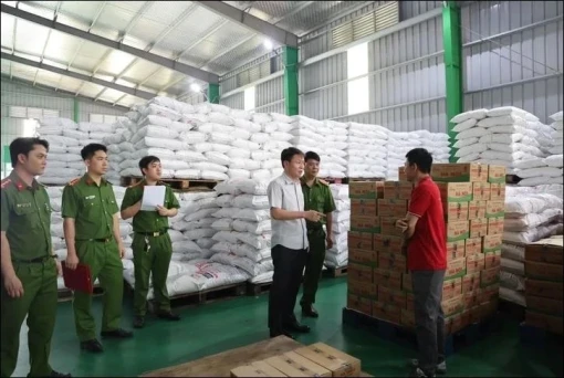 Công an tỉnh Phú Thọ triệt phá xưởng sản xuất mỳ chính, bột nêm, dầu ăn giả quy mô lớn
