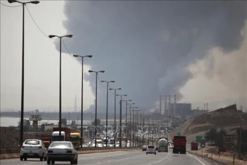 Ít nhất 18 người thiệt mạng, 750 người bị thương trong vụ nổ tại cảng của Iran