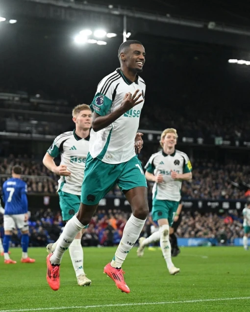 Thắng đậm Ipswich Town, Newcastle bứt tốc trong cuộc đua top 4