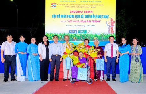 Âm vang ngày đại thắng