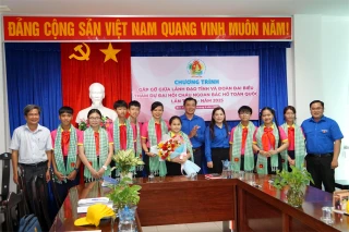 Gặp gỡ đoàn thiếu nhi tham dự Đại hội Cháu ngoan Bác Hồ toàn quốc