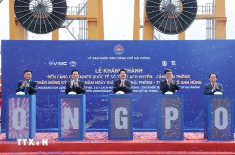 Chủ tịch nước bấm nút khánh thành Bến cảng container quốc tế số 3 và 4 tại Hải Phòng