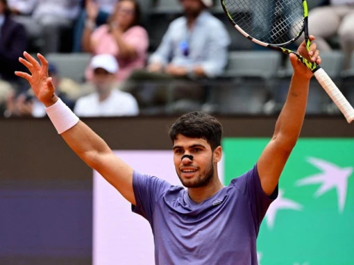 Alcaraz nhọc nhằn lọt tứ kết Rome Masters 2025