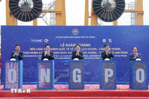 Chủ tịch nước bấm nút khánh thành Bến cảng container quốc tế số 3 và 4 tại Hải Phòng