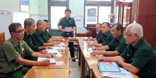 Cựu chiến binh xã Bình Thạnh điển hình trong học tập và làm theo Bác