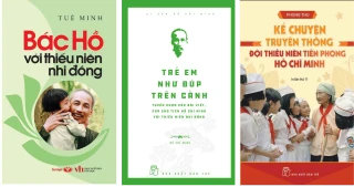 Bác Hồ với thiếu niên, nhi đồng