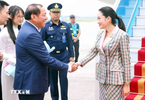 Thủ tướng Vương quốc Thái Lan bắt đầu thăm chính thức Việt Nam