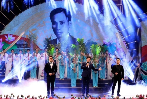 Chương trình nghệ thuật đặc biệt 'Quà tháng 5 dâng Người'