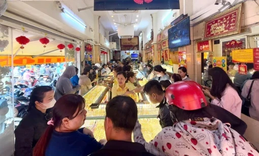 Giá vàng SJC cao hơn thế giới gần 20 triệu đồng/lượng, Ngân hàng Nhà nước khuyến cáo người dân thận trọng