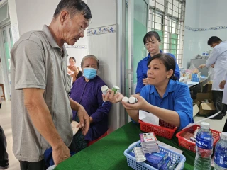 Hành trình Thầy thuốc trẻ làm theo lời Bác