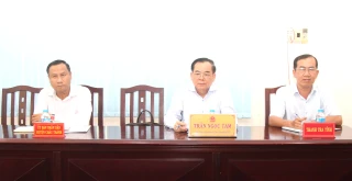 Chủ tịch UBND tỉnh Trần Ngọc Tam đối thoại giải quyết khiếu nại của công dân