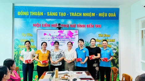 Học Bác từ những điều giản dị