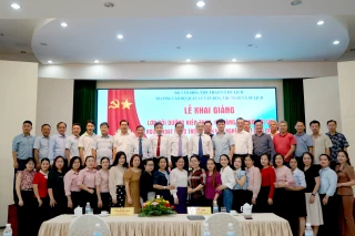 Bồi dưỡng kiến thức, kỹ năng ứng xử đối với người hoạt động trong lĩnh vực nghệ thuật biểu diễn