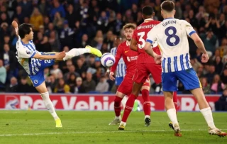 Liverpool mất điểm ba trận liên tiếp sau chức vô địch