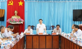 Phó bí thư Thường trực Tỉnh ủy Trần Thanh Lâm kiểm tra tiến độ các công trình, dự án trên địa bàn huyện Bình Đại