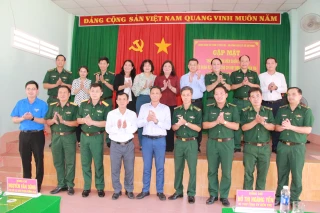 Thăm hỏi, động viên chiến sĩ mới Tiểu đoàn Huấn luyện - Bộ Chỉ huy Bộ đội Biên phòng tỉnh