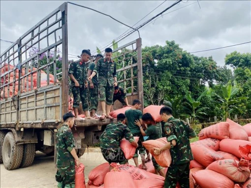 Hà Tĩnh khẩn trương hỗ trợ người dân khắc phục hậu quả mưa lũ