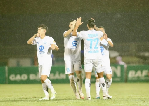 Nam Định 99% vô địch V-League