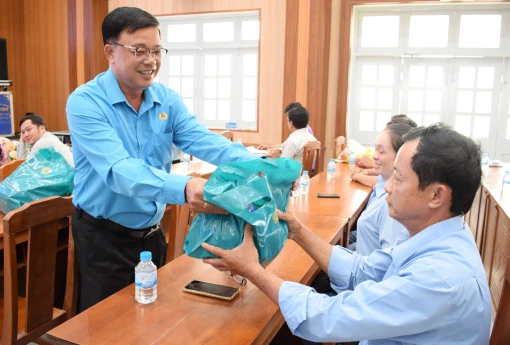 Phát huy vai trò người lao động là đảng viên trong doanh nghiệp