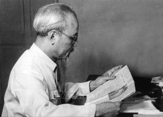 Chủ tịch Hồ Chí Minh với nền báo chí cách mạng Việt Nam