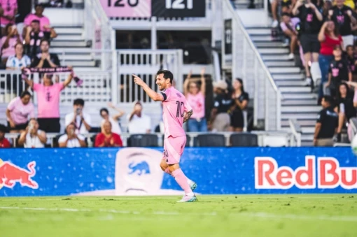Messi giúp Inter Miami tạo 'mưa bàn thắng' trước Colombus Crew