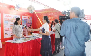Nhà báo 'rèn bút' để tham gia các giải báo chí