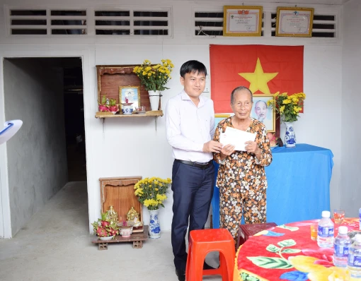 Phấn đấu hoàn thành việc xóa nhà tạm, nhà dột nát