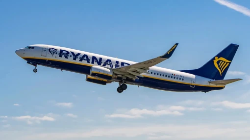 Máy bay của Ryanair hạ cánh khẩn cấp tại Đức, nhiều người bị thương