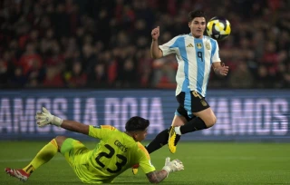 Argentina thắng tối thiểu Chile