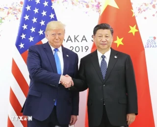 Chủ tịch Trung Quốc điện đàm với Tổng thống Mỹ tìm kiếm tiếng nói chung