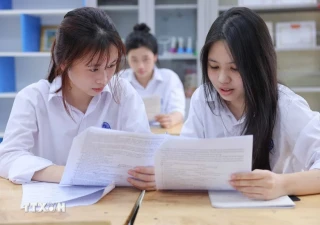 Thủ tướng: Ưu tiên bố trí ngân sách bảo đảm tổ chức dạy học 2 buổi mỗi ngày