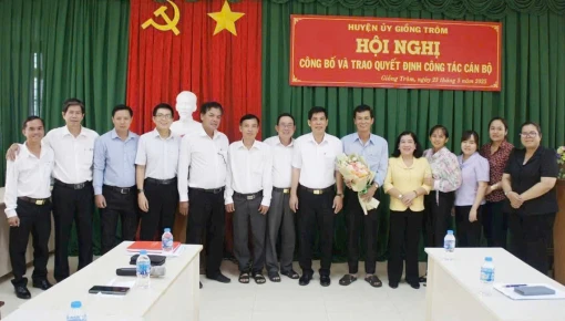 Quy định tiêu chuẩn đối với công chức lãnh đạo, quản lý cấp xã sau sáp nhập