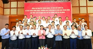 Trưởng Ban Tuyên giáo và Dân vận Trung ương: Các cơ quan báo chí dứt khoát phải đổi mới mạnh mẽ