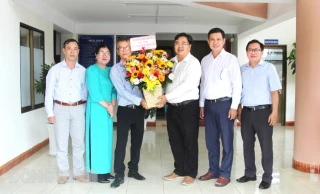 Ủy ban MTTQ Việt Nam tỉnh chúc mừng Báo Đồng Khởi nhân kỷ niệm 100 năm Ngày Báo chí cách mạng Việt Nam
