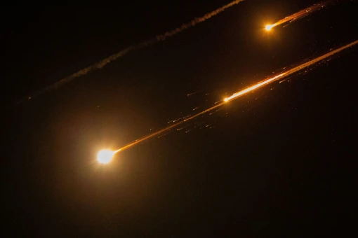 Iran tuyên bố kiểm soát không phận Israel, chuyển từ hoạt động 'răn đe sang trừng phạt'