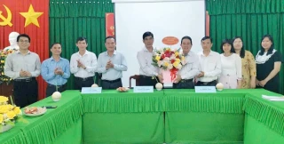 Chi bộ Ban Tuyên giáo và Dân vận Huyện ủy Giồng Trôm đạt 'Chi bộ 4 tốt'