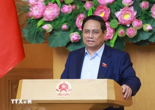 Thủ tướng lên đường dự Hội nghị WEF 16 Thiên Tân và làm việc tại Trung Quốc