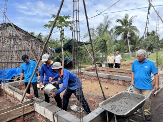 Chung tay xóa nhà tạm, nhà dột nát
