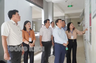 Phó bí thư Thường trực Tỉnh ủy kiểm tra công tác tổ chức kỳ thi tốt nghiệp THPT năm 2025