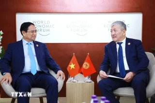 Thủ tướng Chính phủ Phạm Minh Chính gặp Thủ tướng Kyrgyzstan