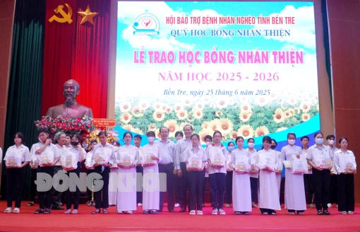 601 học sinh THPT trong tỉnh nhận học bổng Nhân Thiện năm học 2025-2026