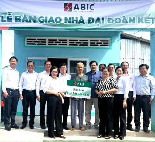 Đẩy mạnh tuyên truyền về xây dựng nông thôn mới và xóa nhà tạm, nhà dột nát
