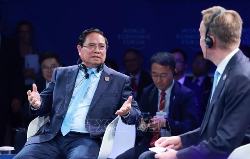 Thủ tướng Phạm Minh Chính đối thoại chính sách tại Hội nghị WEF Thiên Tân