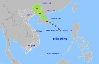 Áp thấp nhiệt đới trên Biển Đông gây mưa lớn diện rộng