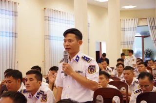 Phát huy dân chủ, tăng cường đoàn kết, xây dựng đơn vị vững mạnh toàn diện