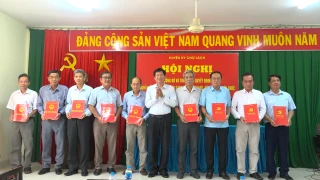 Hội nghị công bố Quyết định nghỉ hưu hưởng chế độ chính sách đối với cán bộ, công chức, viên chức
