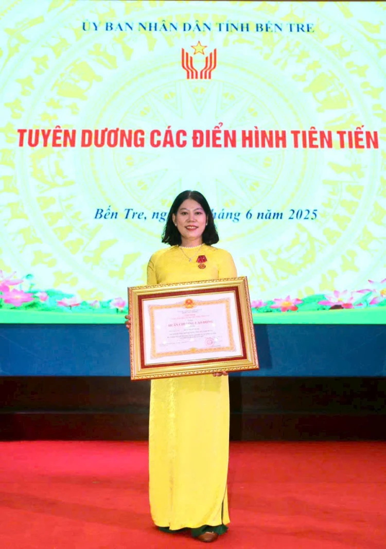 Tấm gương sáng về sự cống hiến