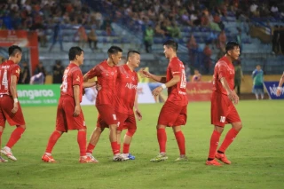 Việt Nam All Stars ngược dòng ấn tượng, đánh bại Huyền thoại MU