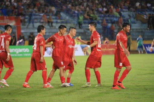 Việt Nam All Stars ngược dòng ấn tượng, đánh bại Huyền thoại MU